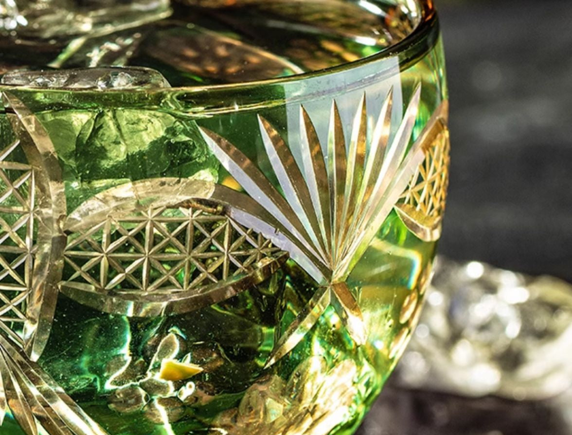 Haiyan Heqing Handcrafted Relief Glass Cup – National Museum of China