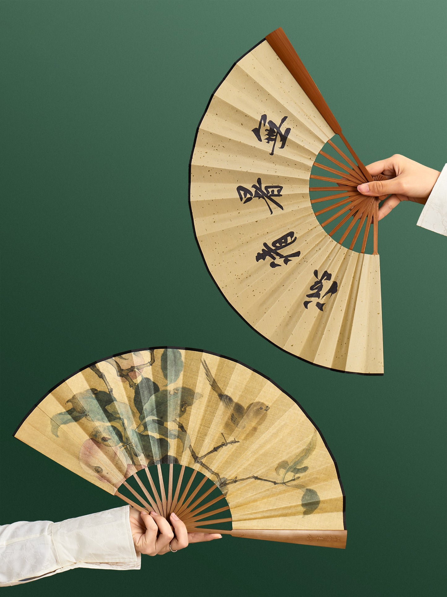 Chinese Cultural Heritage Fan – Famous Paintings & Modern Elegance for Collectors