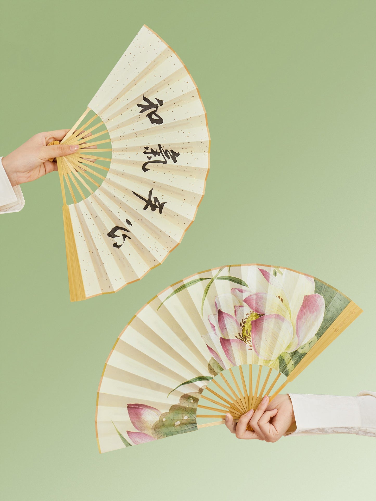 Chinese Cultural Heritage Fan – Famous Paintings & Modern Elegance for Collectors