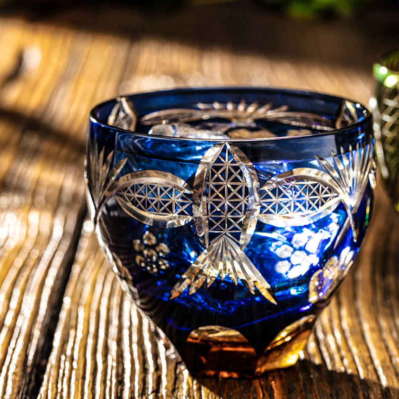 Haiyan Heqing Handcrafted Relief Glass Cup – National Museum of China